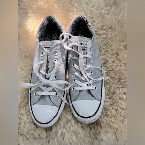 Women’s Converse Size 8